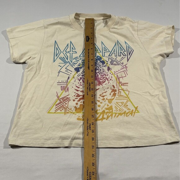Def Leppard x Chaser Ivory Graphic Print Band Tee Short Sleeve Crew T-shirt Sz S - Picture 4 of 9
